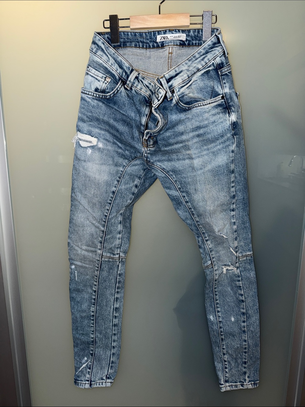 Zara Men's Light Blue Skinny Distressed Jeans